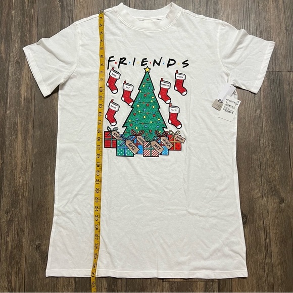 NWT BP. Friends Christmas Tree Holidays T- Shirt P.Js Short Sleeves Top Ugly S - Picture 9 of 9